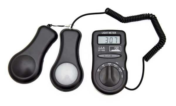 DT-1300 люксметр